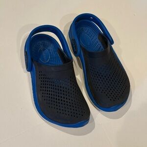 Crocks Kids Blue and Black Clogs toddler size 11
